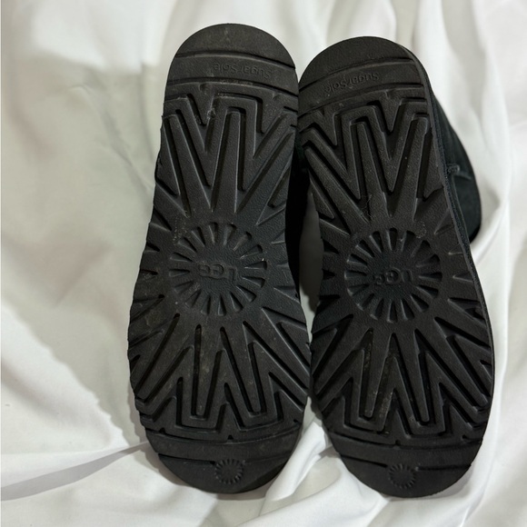 UGG - Picture 6 of 10